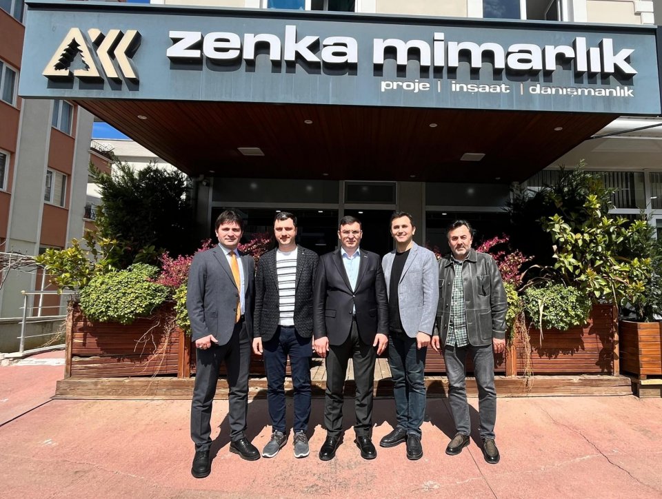 Şube Başkanımız Osman ÖĞÜTEN ve YK Üyelerimiz, üyemiz Aykut AKKURT' u (Zenka Mimarlık) iş yerinde ziyaret etti.