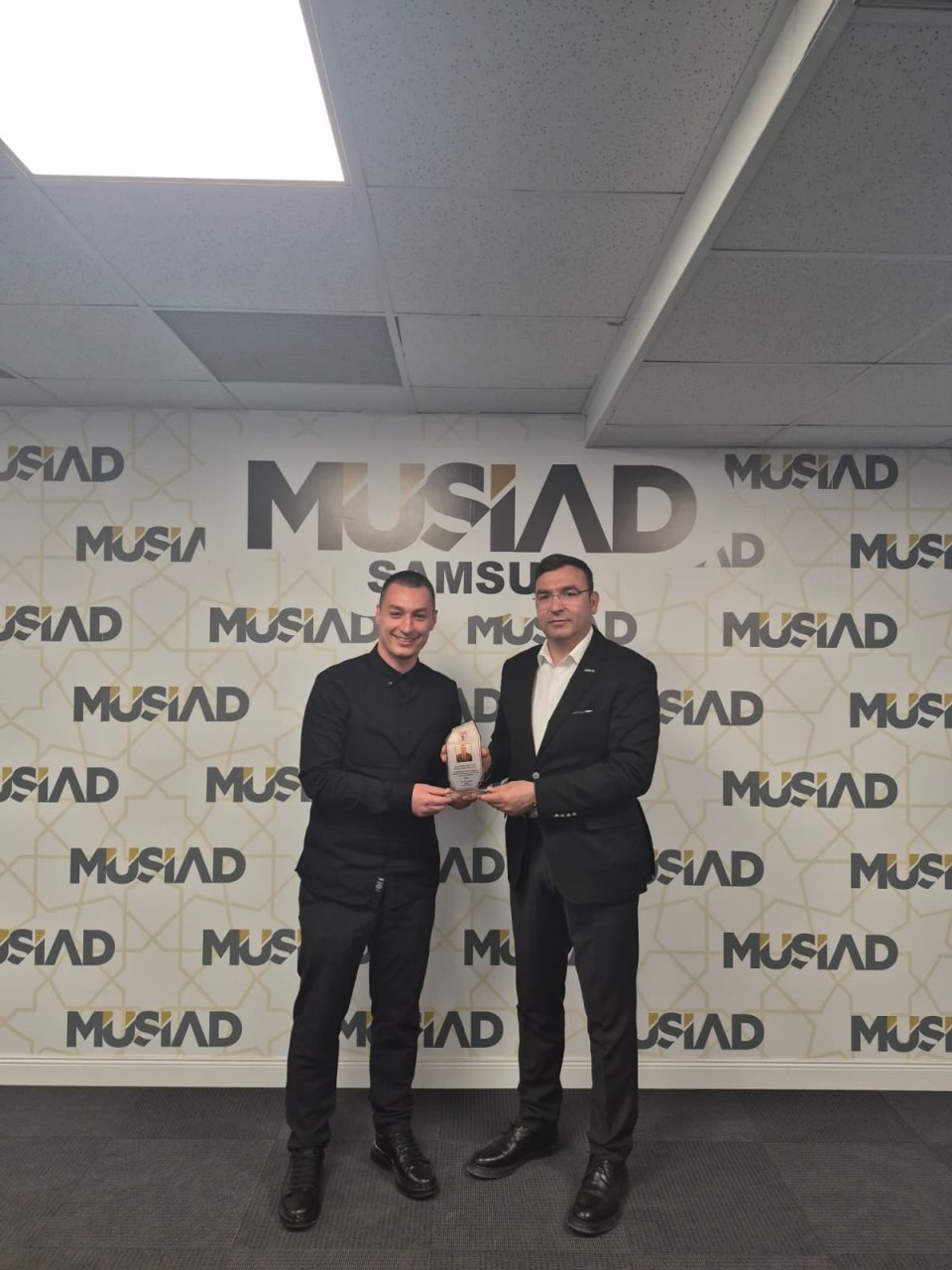 Türkiye Bedensel Engelliler Spor  Federasyonu Tekerlekli Sandalye Basketbol Branş Sorumlusu Murat ÖZDEN, Şube Başkanımız Osman ÖĞÜTEN' i ziyaret etti.