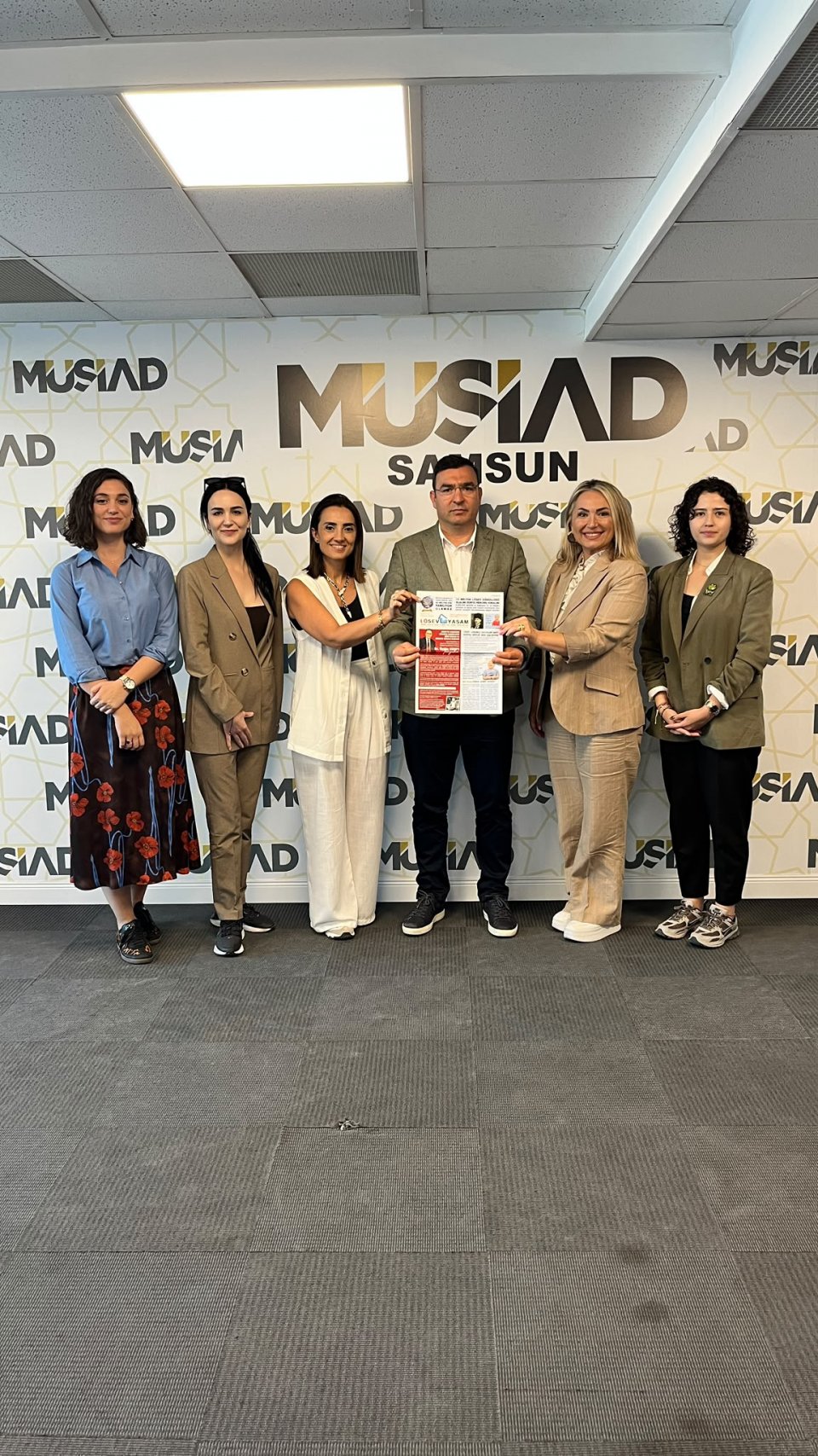 LÖSEV İl Koordinatörü Ferhan TAŞKINSU ve beraberindeki heyet, Şube Başkanımız Osman ÖĞÜTEN ‘i ziyaret etti.