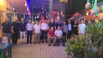Geçmiş Dönem MÜSİAD Genel Başkanımız Abdurrahman KAAN, Başkanımız Osman ÖĞÜTEN, Önceki Dönem Başkanımız Hasan Tahsin ŞENGÜL ve üyelerimizin katılımıyla istişare toplantımız gerçekleştirildi.