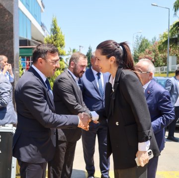 AK Parti MKYK Üyesi ve Samsun Milletvekili Sn. Çiğdem KARAASLAN, AK Parti İl Başkanı Sn. Mehmet KÖSE ve Canik Belediye Başkanı Sn. İbrahim SANDIKÇI derneğimizi ziyaret etti.