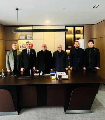 Şube Başkanımız Osman ÖĞÜTEN ve YK üyelerimiz, üyemiz İdris DENİZ' i (Doğuş Okul Mobilyaları) iş yerinde ziyaret etti.