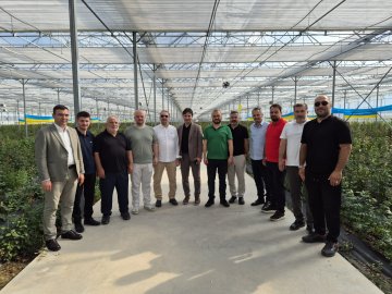 Yönetim Kurulu Toplantımız, Bafra Sera OSB' de bulunan Üyemiz Hasan KÜÇÜK’e ait Rosen Tarım' da gerçekleştirildi.