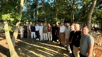 Yönetim Kurulu Toplantımız, Şube Başkanımız Osman ÖĞÜTEN ve YK Üyelerimizin katılımı ile  Erdal DOĞAN (Güldoğan Et) ve Ali SAMSUNLU  (Bafet)'nun ev sahipliğinde gerçekleştirildi.